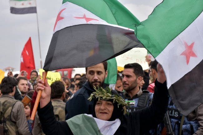 YPG/PKK'nın zorla göç ettirdiği sivillerden Zeytin Dalı'na destek